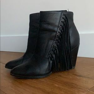 Aldo Black Leather Western Bootie sz 8 winter